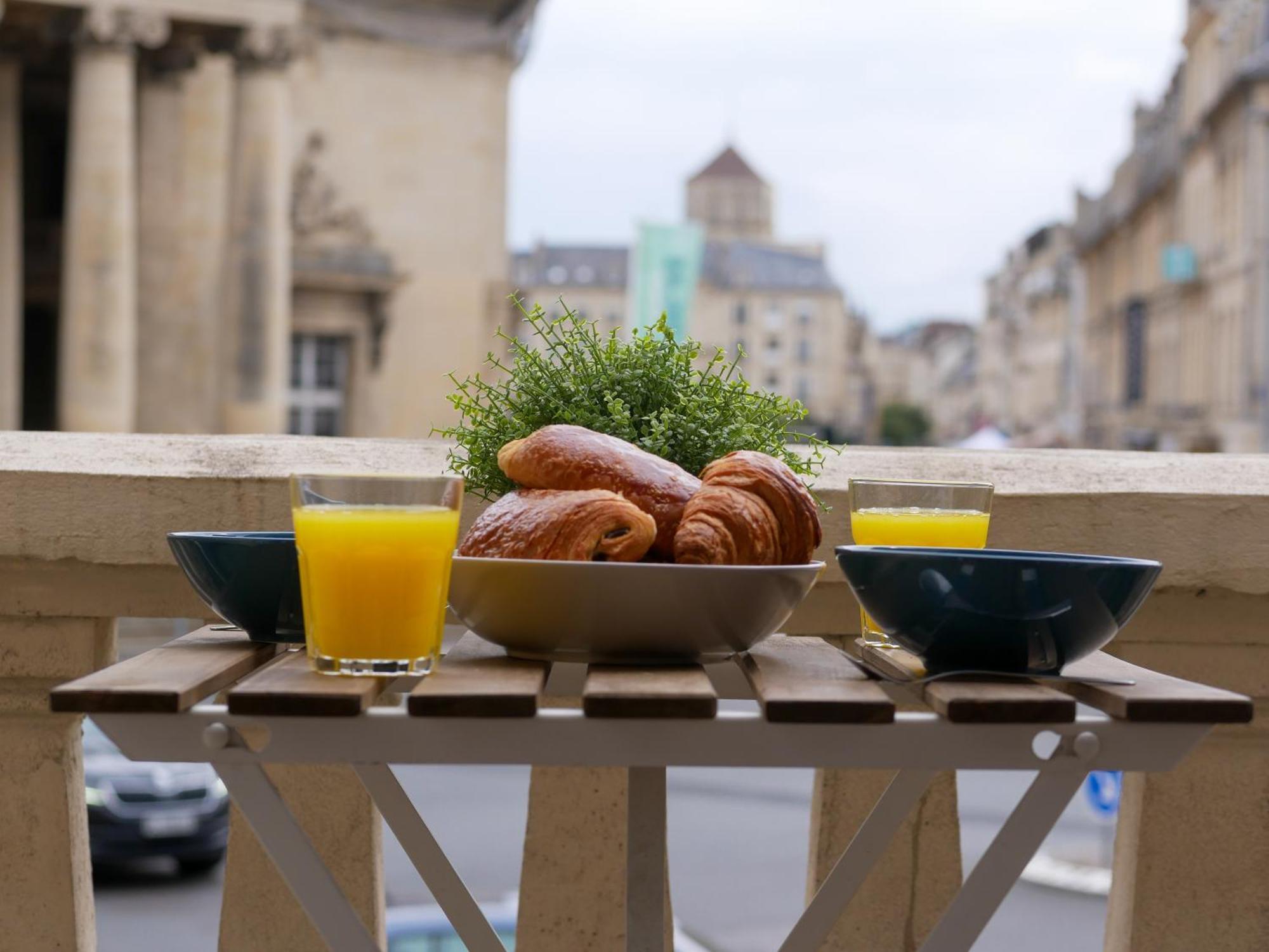 Studio Renove Avec Terrasse Et Vue Unique ! Caen Exterior photo